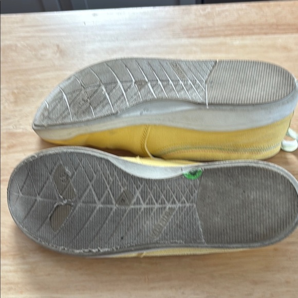 Vionic Yellow Slip-On Sneakers size 9 - Picture 5 of 6